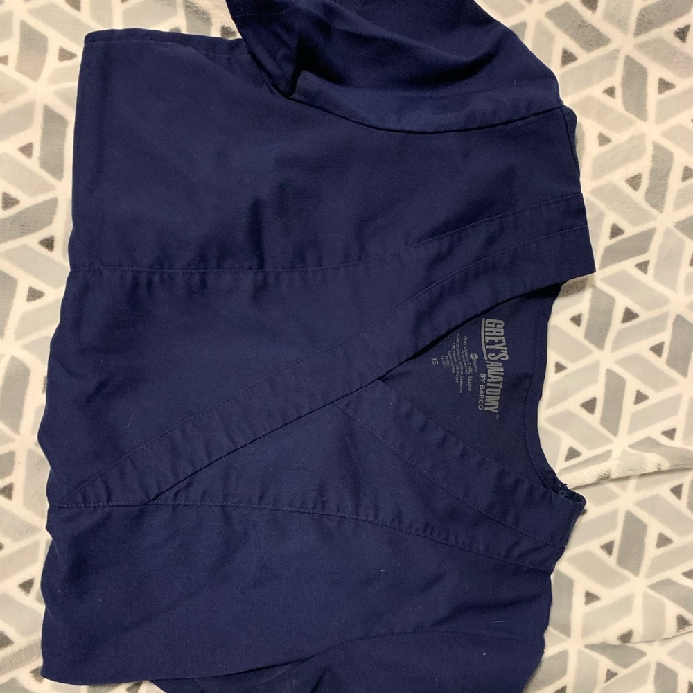 XS scrub top